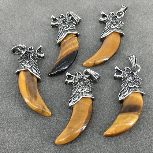 Collana con ciondolo dente - , di